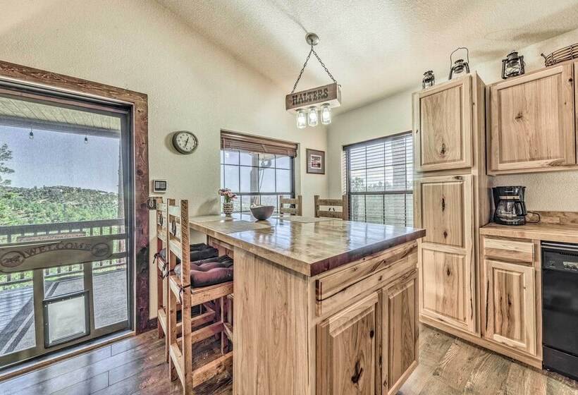 Cozy & Modern Ruidoso Cabin W/ Stellar Views!