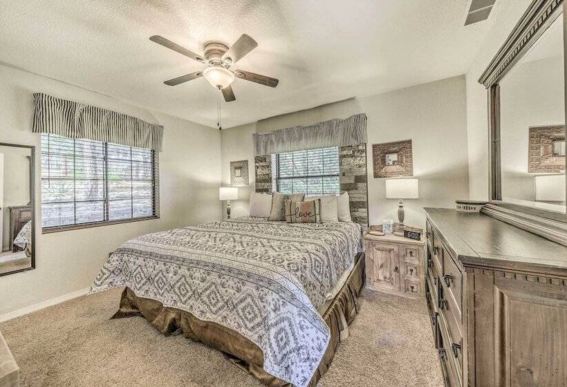 Cozy & Modern Ruidoso Cabin W/ Stellar Views!