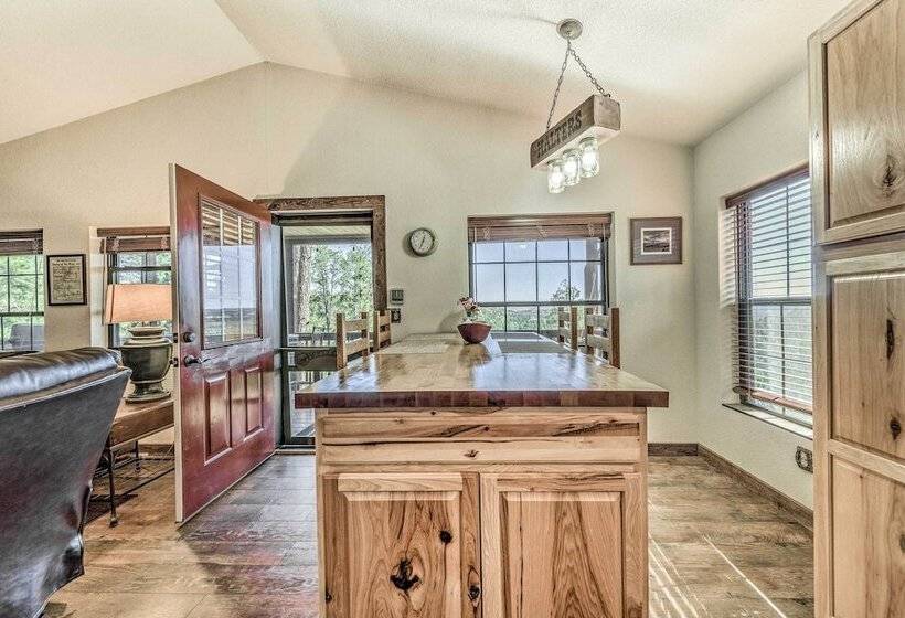 Cozy & Modern Ruidoso Cabin W/ Stellar Views!