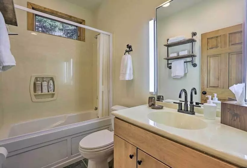 Creekside Mtn House W/ Deck: 8 Mi To Idaho Springs