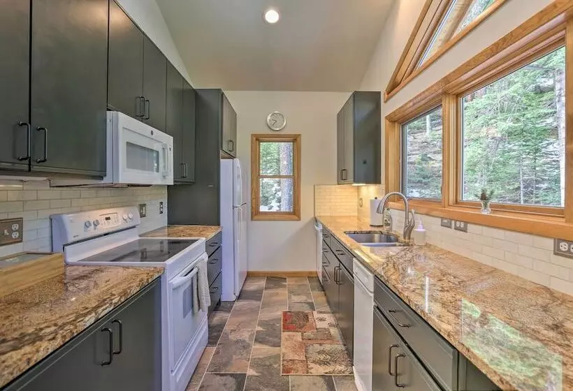 Creekside Mtn House W/ Deck: 8 Mi To Idaho Springs