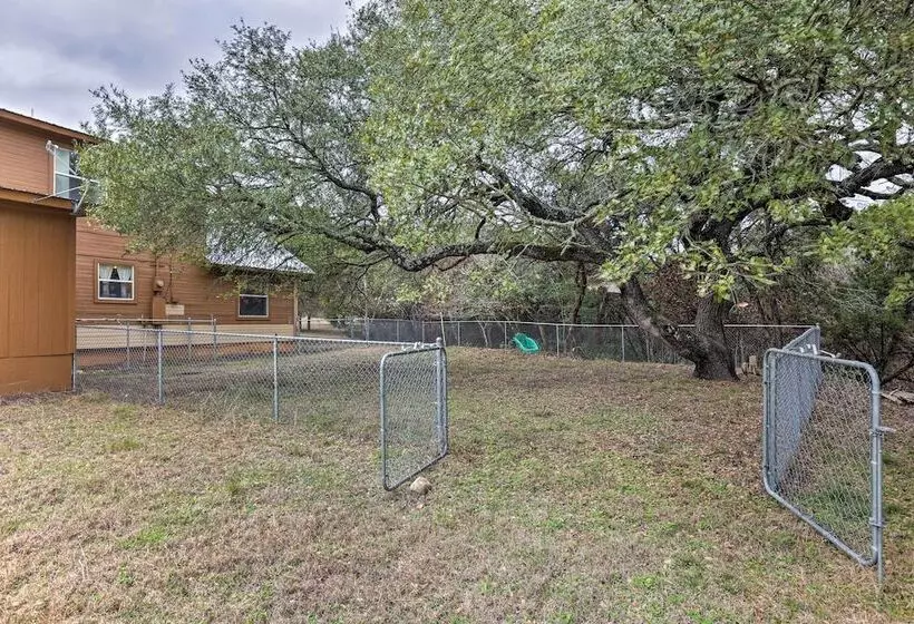 Dripping Springs Home W/ Deck, Near Wedding Venue