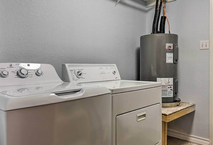 Dripping Springs Home W/ Deck, Near Wedding Venue