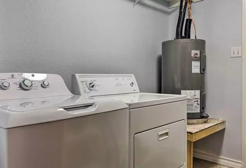 Dripping Springs Home W/ Deck, Near Wedding Venue