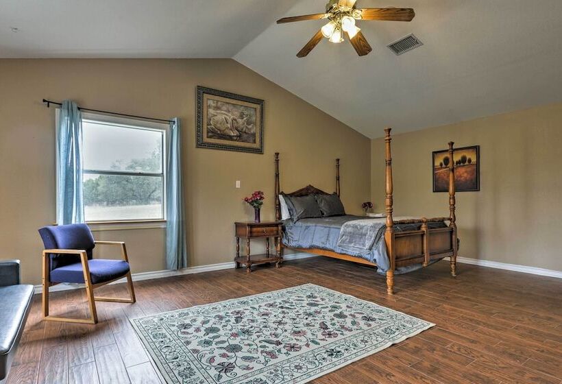 Dripping Springs Home W/ Deck, Near Wedding Venue