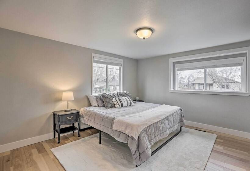 Family Friendly Redmond Getaway: Walk To Dtwn