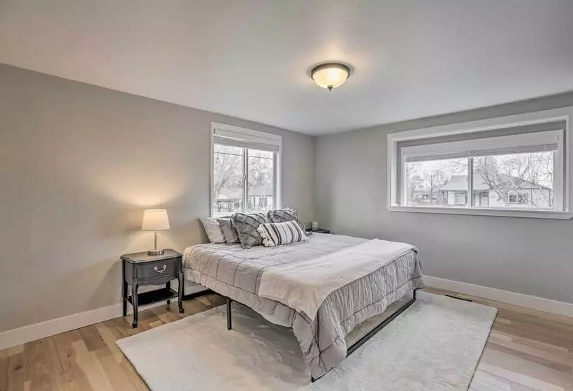 Family Friendly Redmond Getaway: Walk To Dtwn