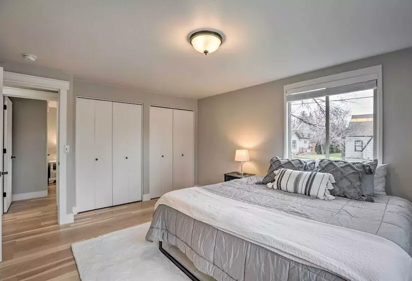 Family Friendly Redmond Getaway: Walk To Dtwn