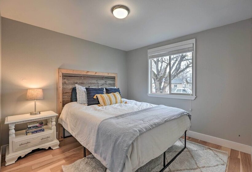 Family Friendly Redmond Getaway: Walk To Dtwn