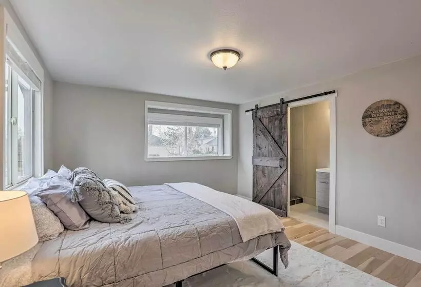 Family Friendly Redmond Getaway: Walk To Dtwn