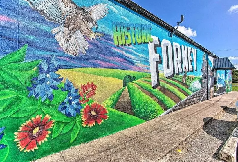 Gigi S Place  W/ Fire Pit, Half Mile To Dtwn