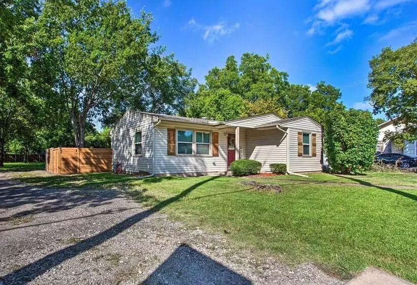 Gigi S Place  W/ Fire Pit, Half Mile To Dtwn