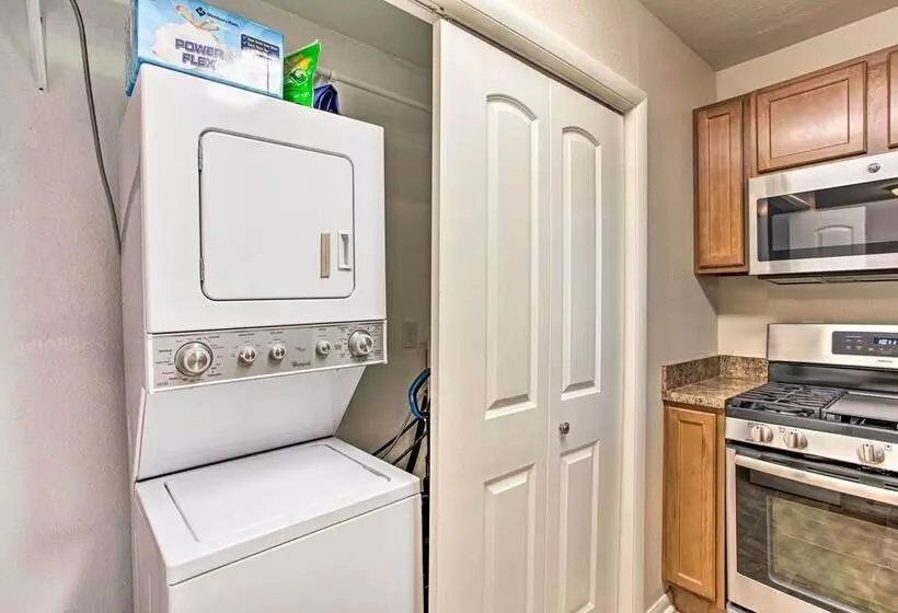 Gigi S Place  W/ Fire Pit, Half Mile To Dtwn