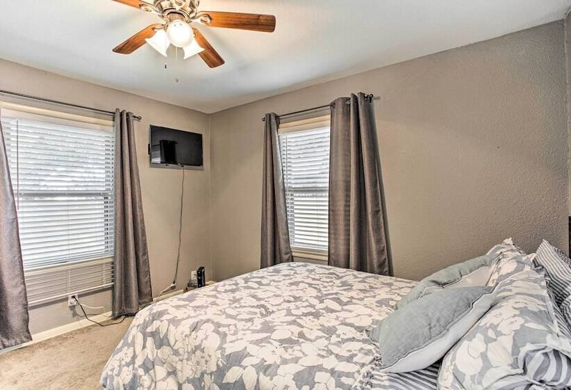 Gigi S Place  W/ Fire Pit, Half Mile To Dtwn