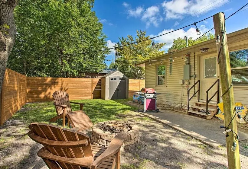 Gigi S Place  W/ Fire Pit, Half Mile To Dtwn
