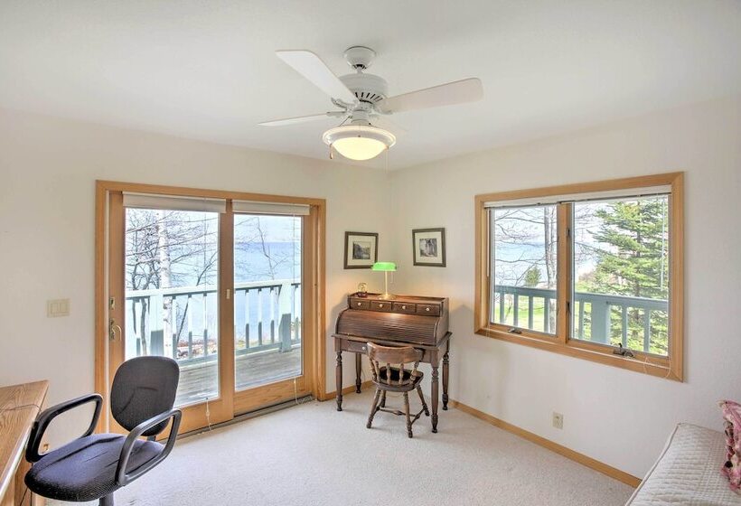 Gorgeous Charlevoix Home On Lake Michigan!