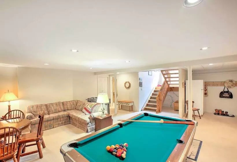 Gorgeous Charlevoix Home On Lake Michigan!