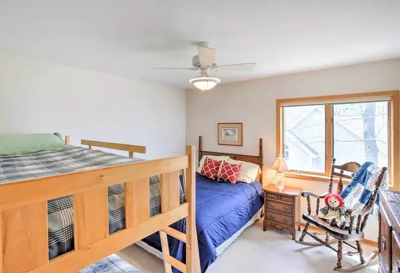 Gorgeous Charlevoix Home On Lake Michigan!