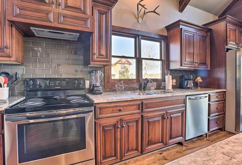 Shoreline Home W/ Boat Dock & Fire Pit In Shelby!