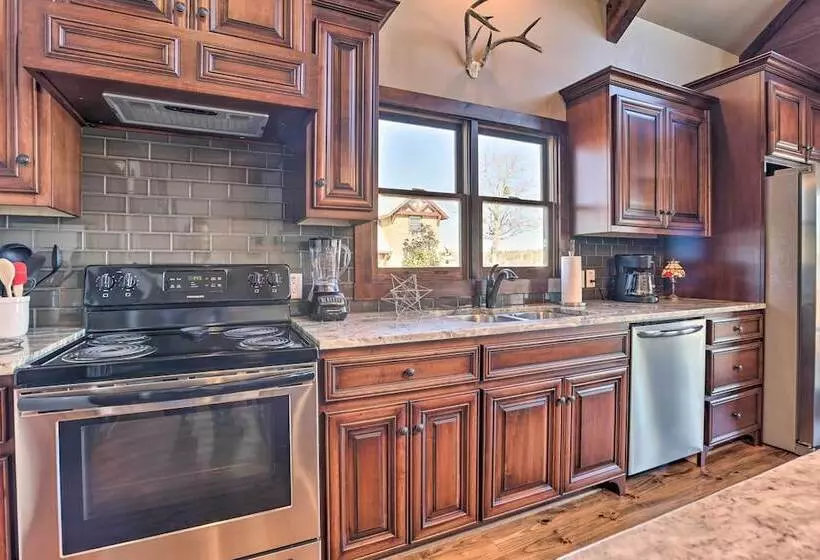 Shoreline Home W/ Boat Dock & Fire Pit In Shelby!