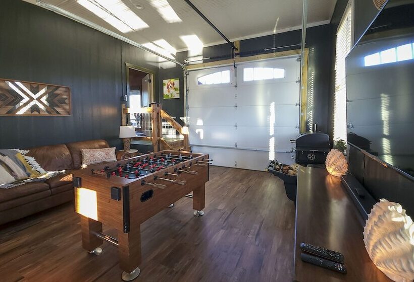 Shoreline Home W/ Boat Dock & Fire Pit In Shelby!