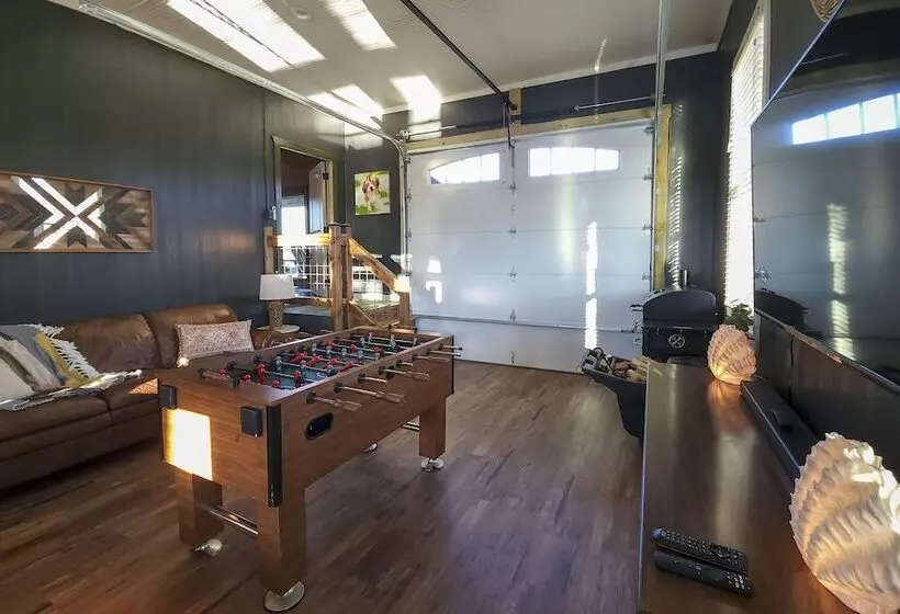 Shoreline Home W/ Boat Dock & Fire Pit In Shelby!