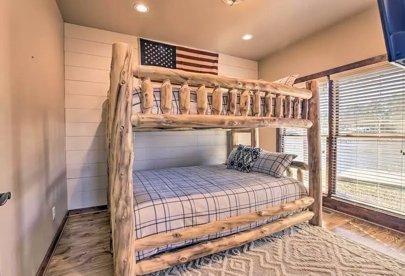 Shoreline Home W/ Boat Dock & Fire Pit In Shelby!