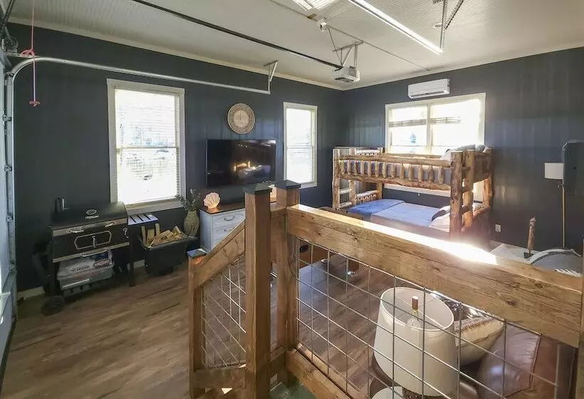 Shoreline Home W/ Boat Dock & Fire Pit In Shelby!