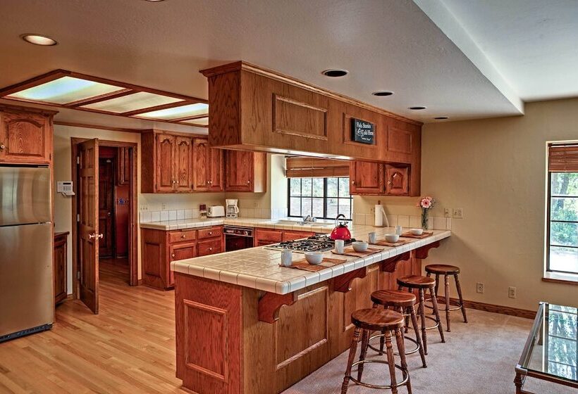 Lake Arrowhead House W/ Lake Views & Wet Bar!