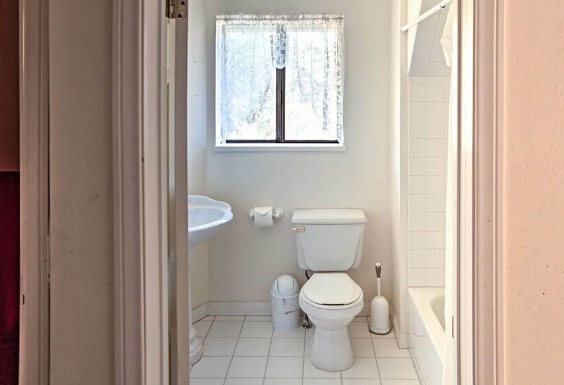 Lake Arrowhead House W/ Lake Views & Wet Bar!