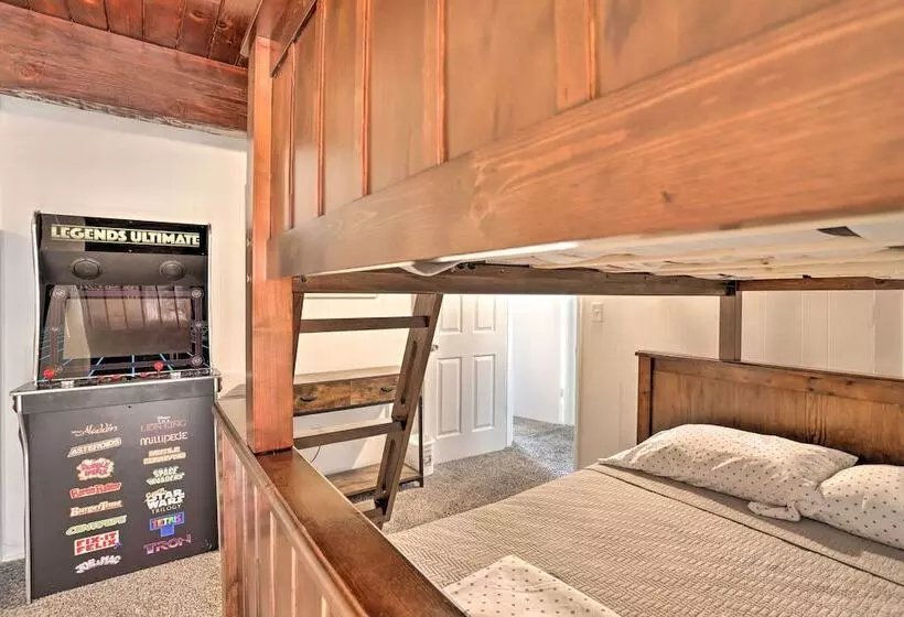 Lake Gregory Getaway: Cabin With Deck + Grill!