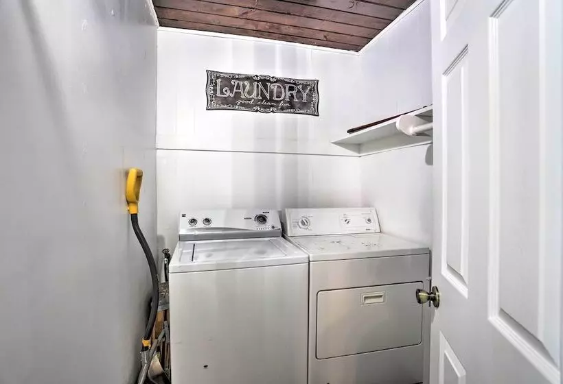 Lake Gregory Getaway: Cabin With Deck + Grill!