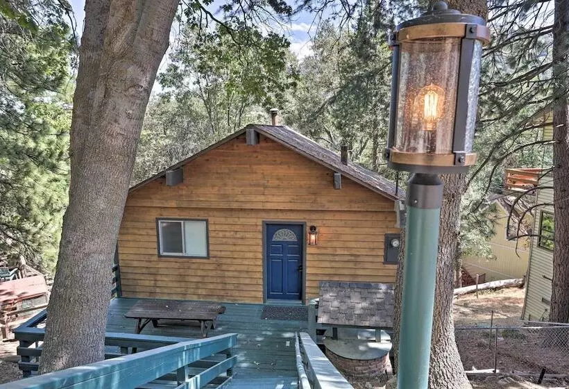 Lake Gregory Getaway: Cabin With Deck + Grill!
