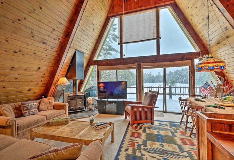 Lakefront Bolton Alderbrook Chalet W/ Fire Pit!