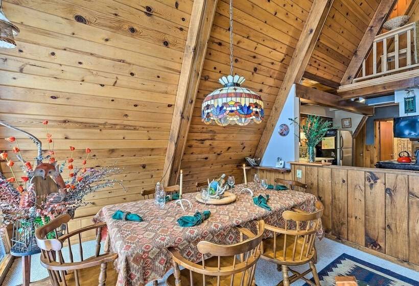 Lakefront Bolton Alderbrook Chalet W/ Fire Pit!