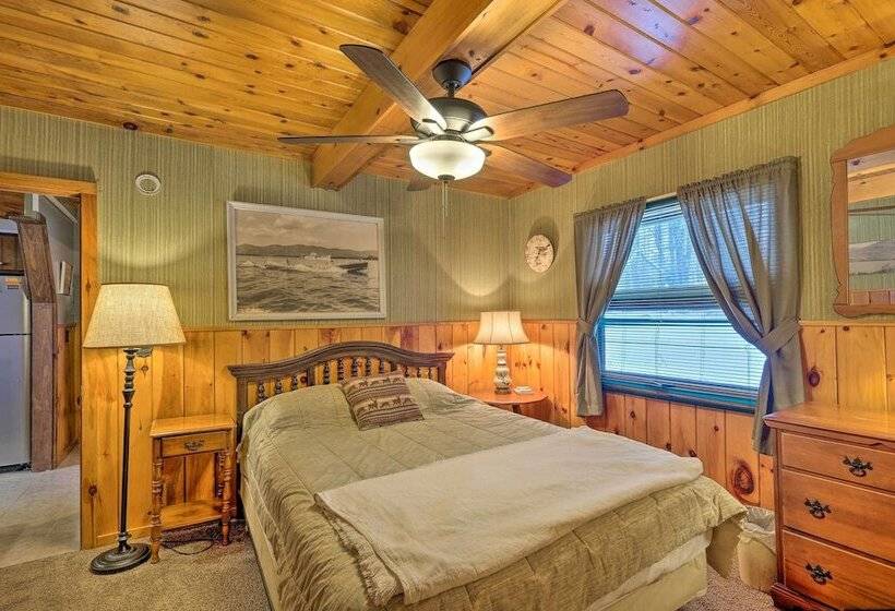 Lakefront Bolton Alderbrook Chalet W/ Fire Pit!