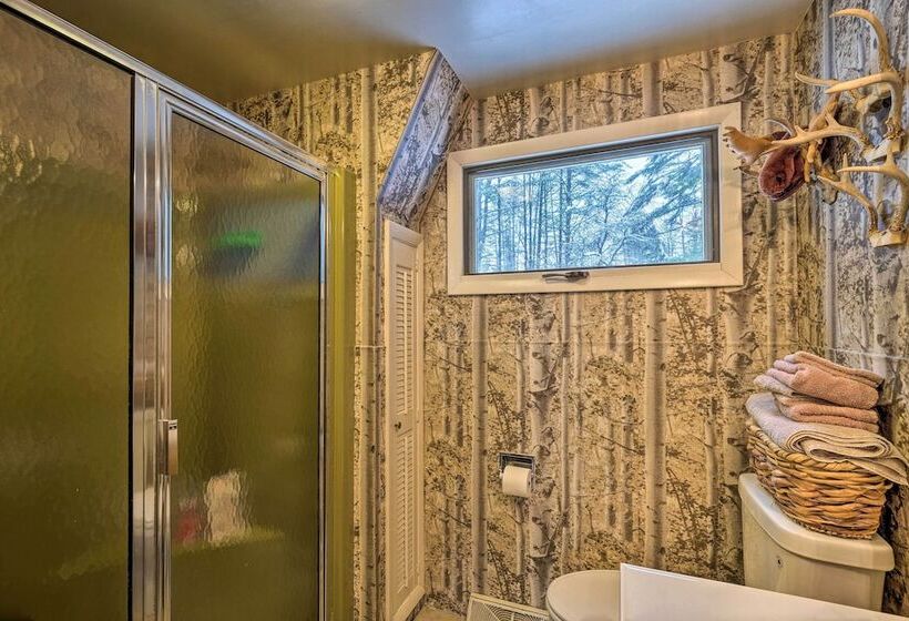 Lakefront Bolton Alderbrook Chalet W/ Fire Pit!