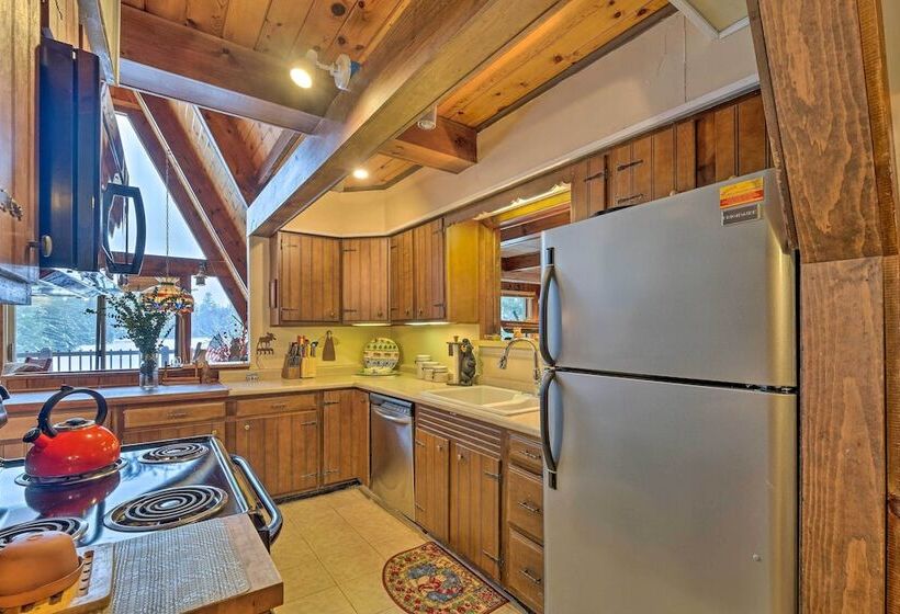 Lakefront Bolton Alderbrook Chalet W/ Fire Pit!