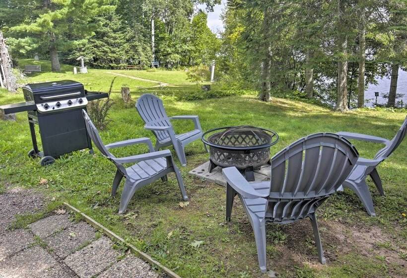 Lakefront Family Escape W/ Views, Dock, & Kayaks!