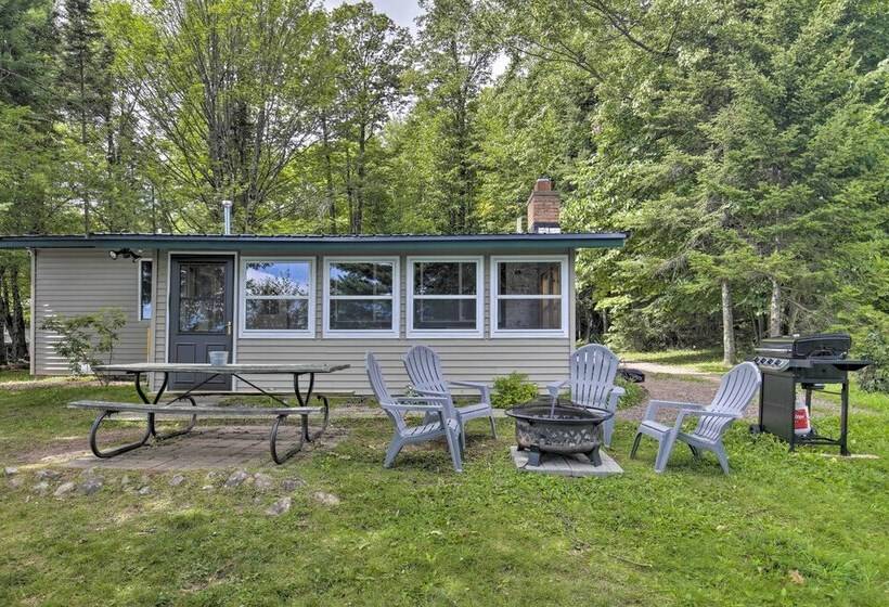 Lakefront Family Escape W/ Views, Dock, & Kayaks!