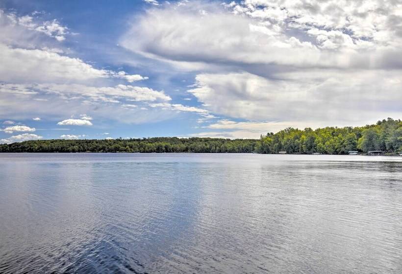 Lakefront Family Escape W/ Views, Dock, & Kayaks!