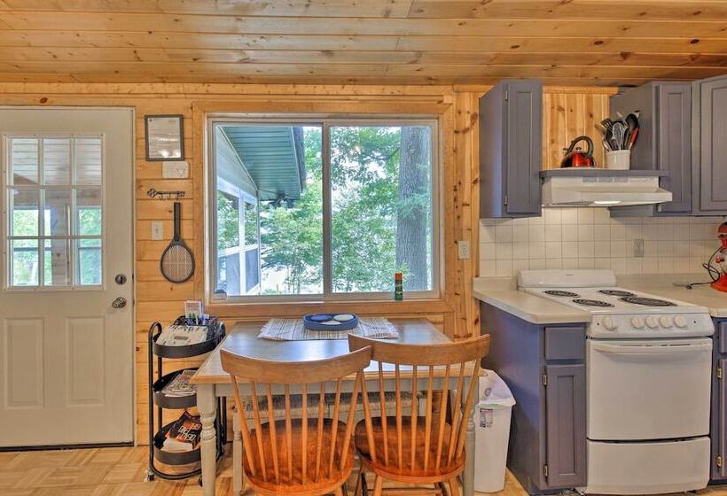 Lakefront Family Escape W/ Views, Dock, & Kayaks!