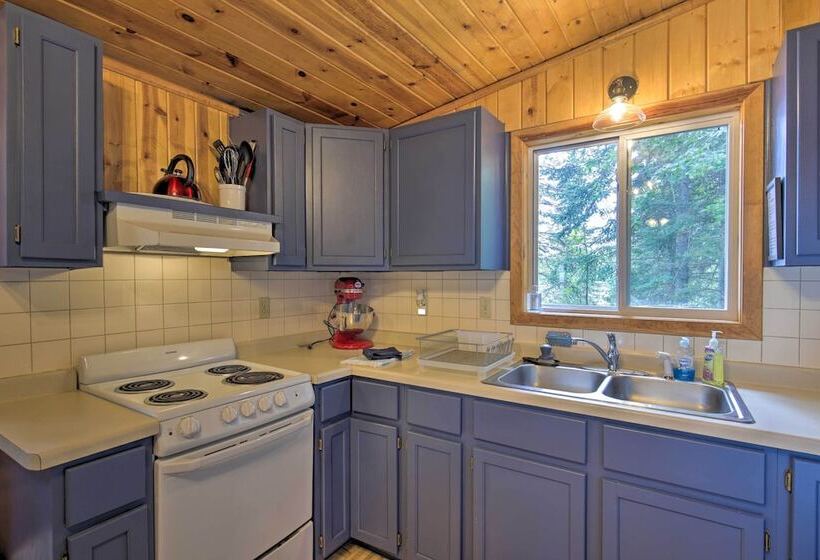 Lakefront Family Escape W/ Views, Dock, & Kayaks!