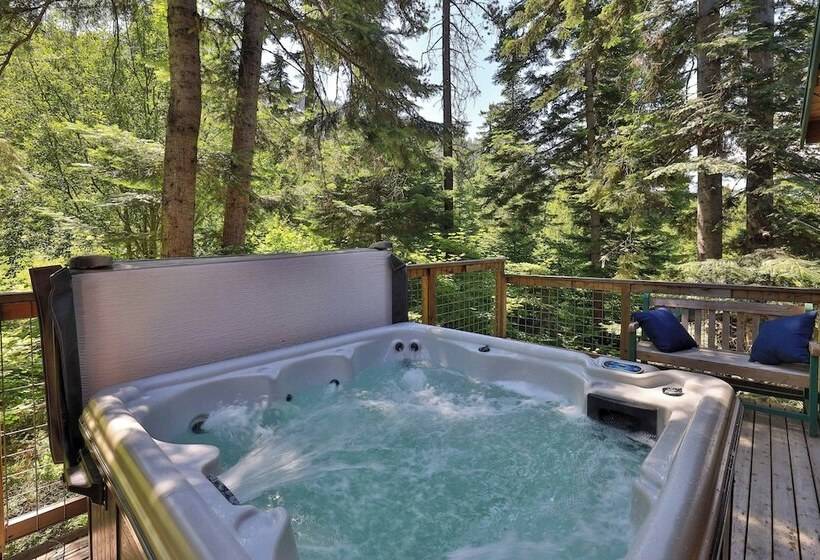 Leavenworth Cabin 3 Mi To Lake Wenatchee: Hot Tub!