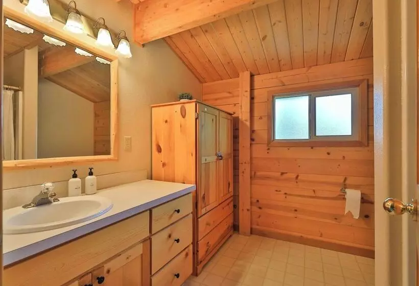Leavenworth Cabin 3 Mi To Lake Wenatchee: Hot Tub!