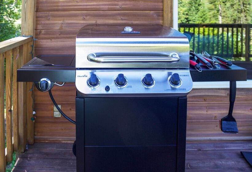 Leavenworth Cabin 3 Mi To Lake Wenatchee: Hot Tub!