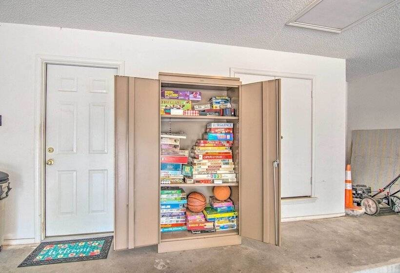 Lubbock Home W/ Deck & Yard 8 Miles To Ttu!