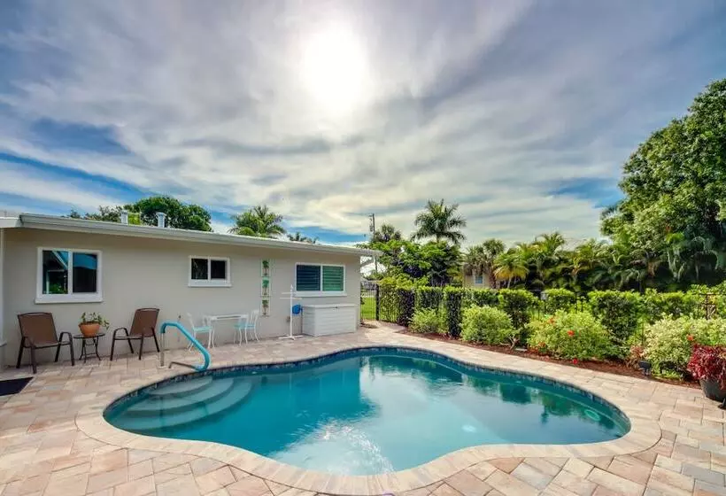 Lush Punta Gorda Escape: Private Pool + Lanai