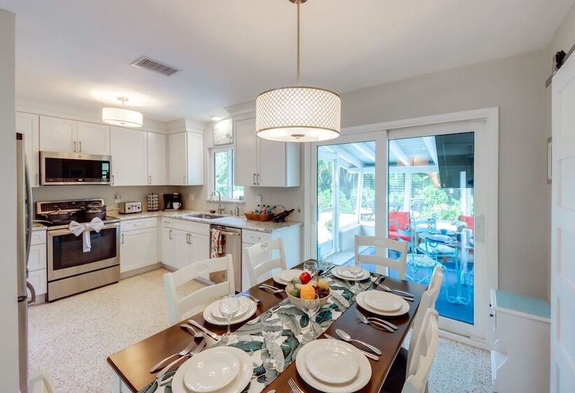 Lush Punta Gorda Escape: Private Pool + Lanai