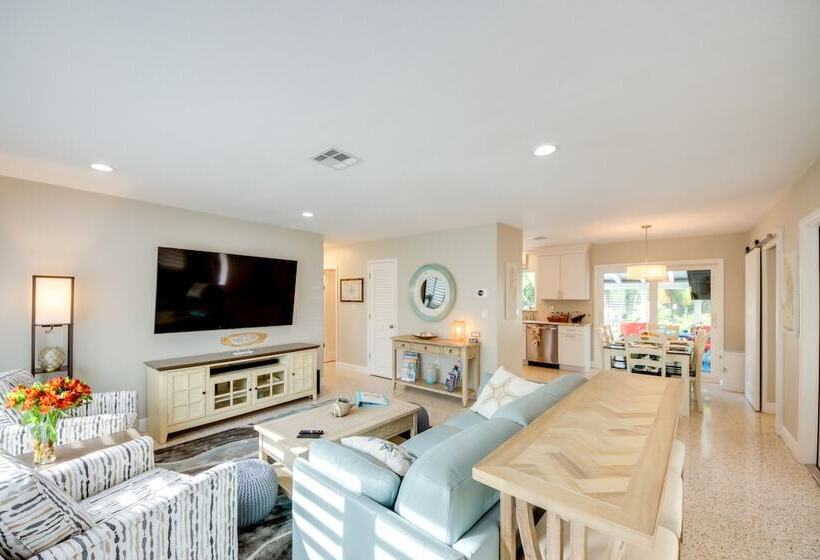 Lush Punta Gorda Escape: Private Pool + Lanai